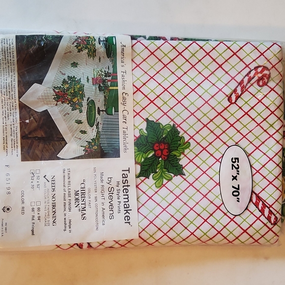 NEW VINTAGE Christmas Tablecloth Steven's Tastemaker Candy Canes And Garland - Picture 10 of 13